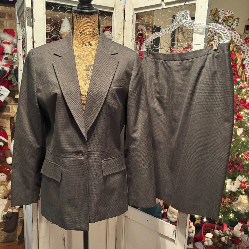 Jones of New York Grey/Black Houndstooth 2-peice suit-Size 14